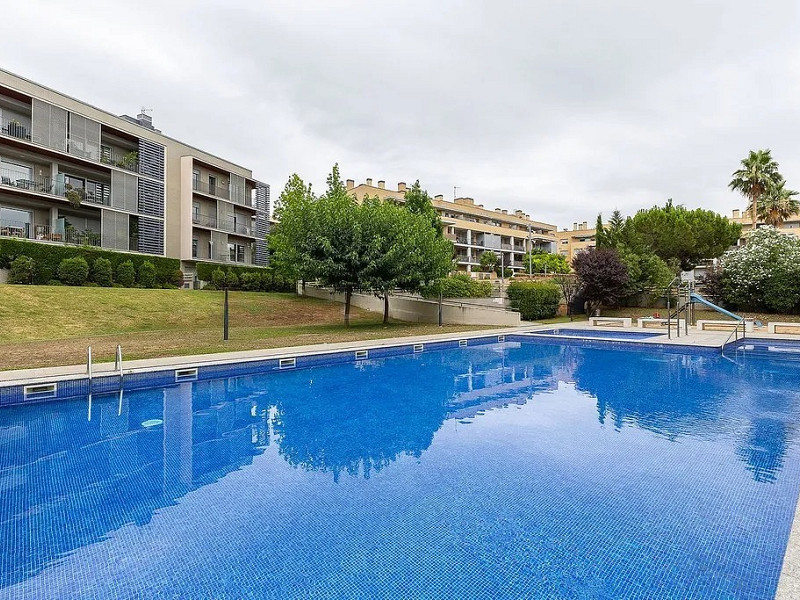 Уютная квартира с частной террасой и бассейном в районе Кан Матас. Фото:  48