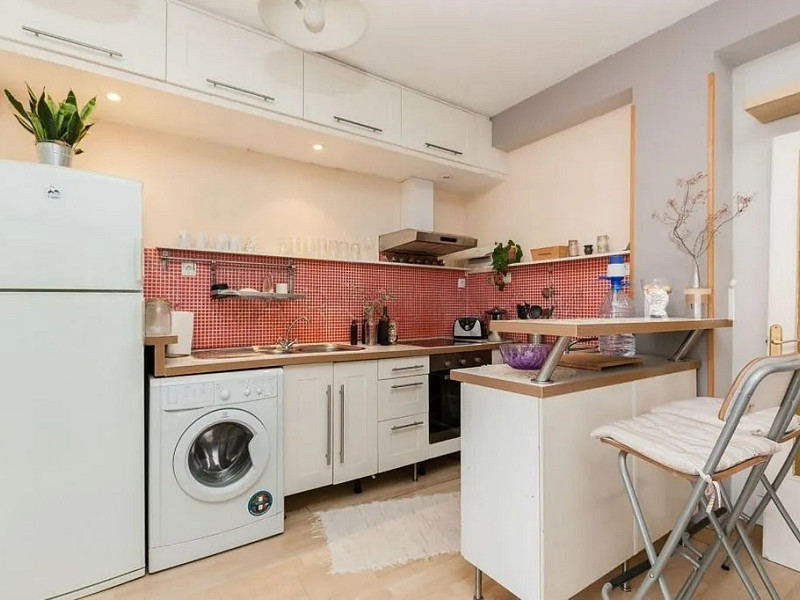 Светлая квартира с балконом в районе Эль-Путчет, Барселона. Фото:  8