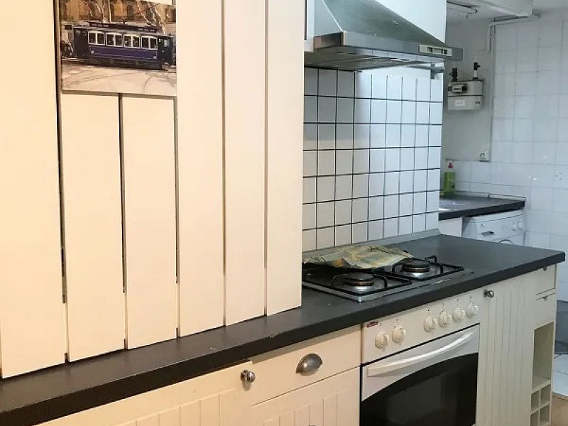 Светлая квартира с балконом в районе Эль-Путчет, Барселона. Фото:  16