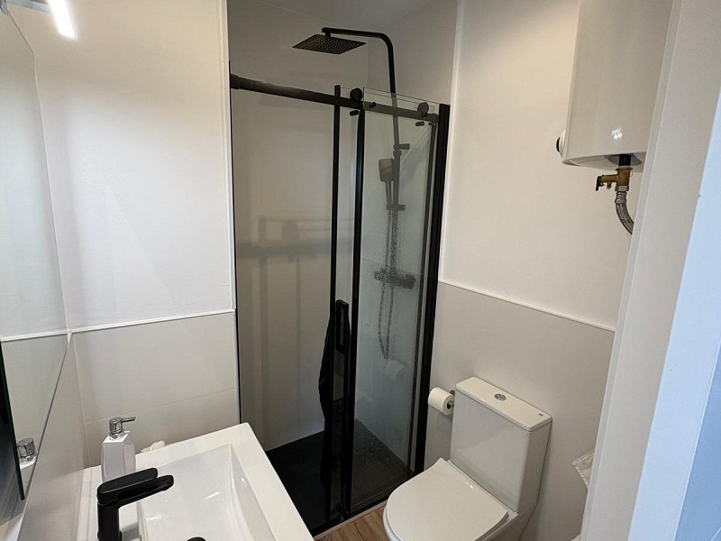 Отремонтированный пентхаус с большой террасой и видом на море в Кома-Руга, Эль-Вендрель. Фото:  8