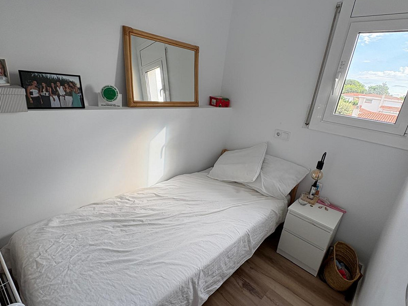 Отремонтированный пентхаус с большой террасой и видом на море в Кома-Руга, Эль-Вендрель. Фото:  13