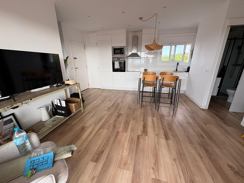 Отремонтированный пентхаус с большой террасой и видом на море в Кома-Руга, Эль-Вендрель. Фото:  19