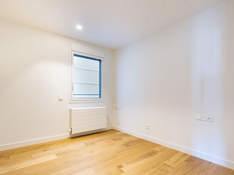 Stylish Renovated Apartment on Casanova Street in the Eixample District, Barcelona. Photo:  8