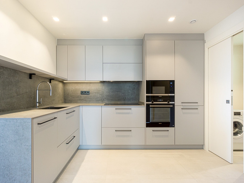 Stylish Renovated Apartment on Casanova Street in the Eixample District, Barcelona. Photo:  12