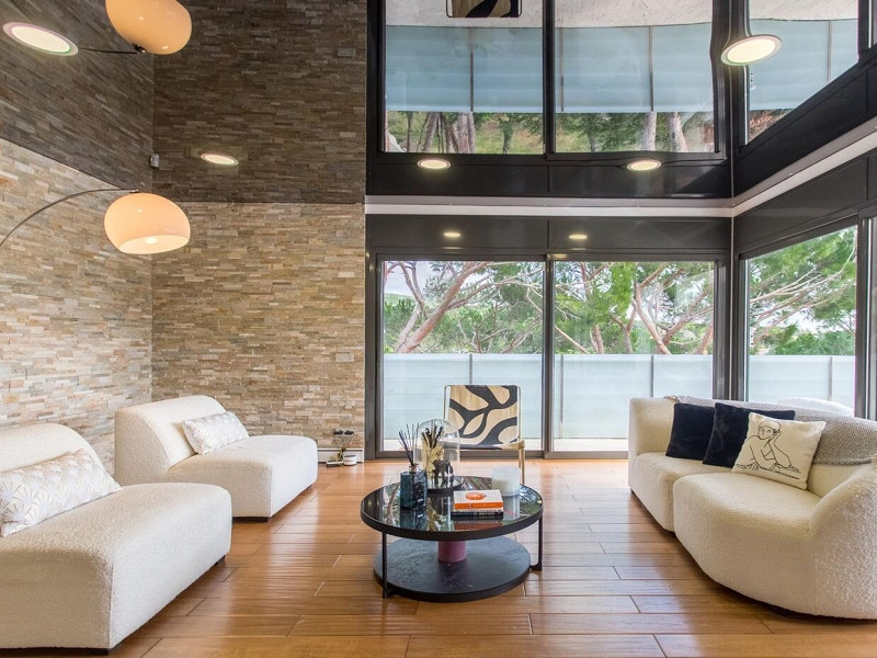 Роскошный современный дом в урбанизации Рокаферрера, Сант-Андреу-де-Льаванерес. Фото:  4