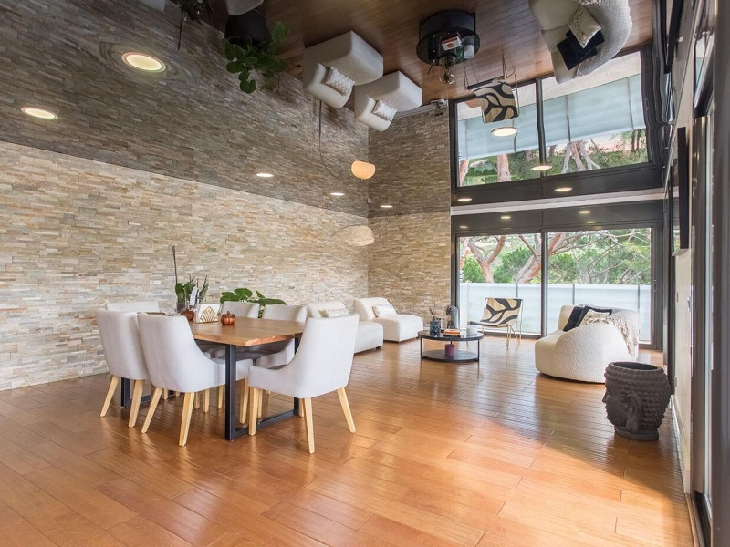 Роскошный современный дом в урбанизации Рокаферрера, Сант-Андреу-де-Льаванерес. Фото:  6