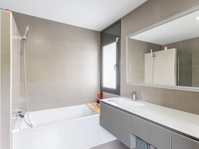 Роскошный современный дом в урбанизации Рокаферрера, Сант-Андреу-де-Льаванерес. Фото:  14