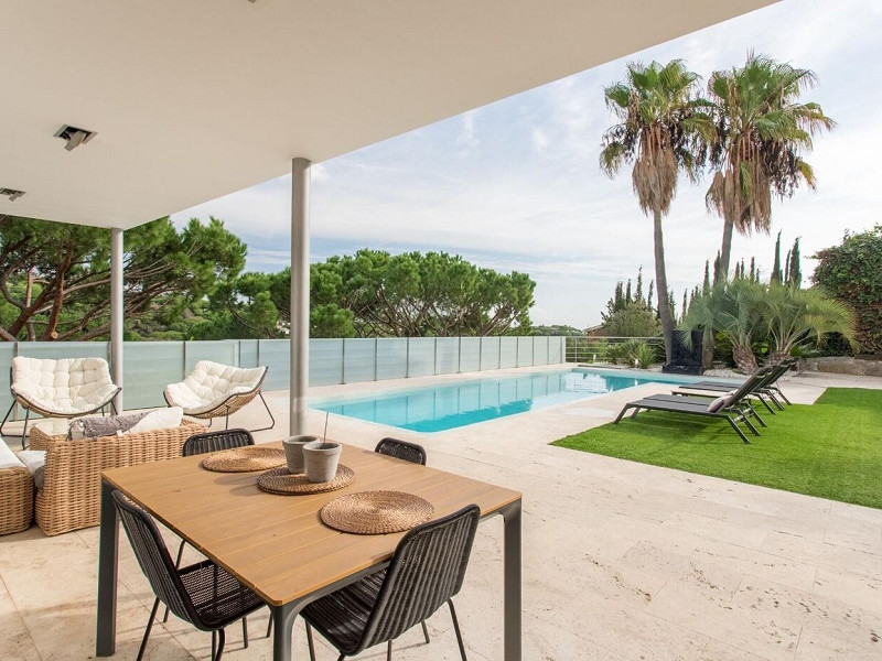 Роскошный современный дом в урбанизации Рокаферрера, Сант-Андреу-де-Льаванерес. Фото:  26