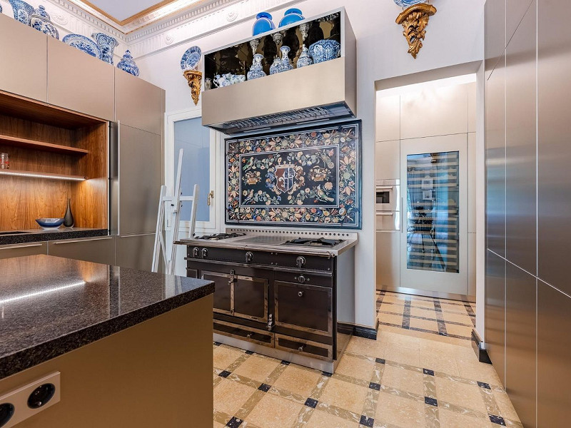 Настоящее произведение искусства: эксклюзивная дизайнерская квартира с выдающимися деталями и коллекцией антиквариата в Сант-Жервази, Барселона. Фото:  3