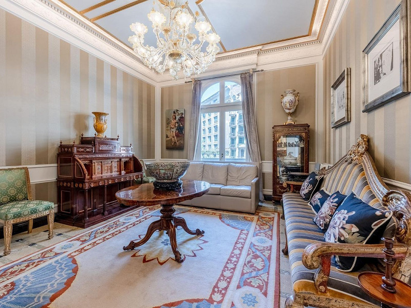 Настоящее произведение искусства: эксклюзивная дизайнерская квартира с выдающимися деталями и коллекцией антиквариата в Сант-Жервази, Барселона. Фото:  25