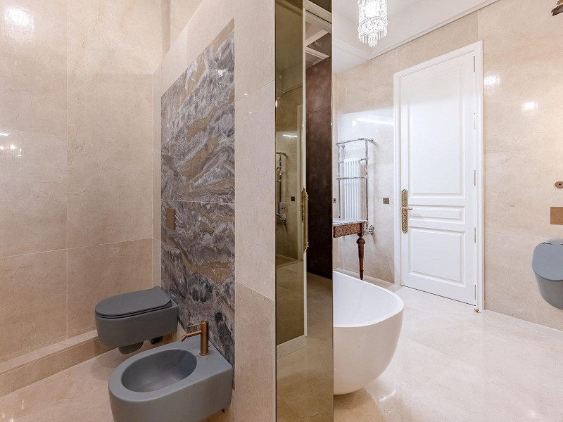 Настоящее произведение искусства: эксклюзивная дизайнерская квартира с выдающимися деталями и коллекцией антиквариата в Сант-Жервази, Барселона. Фото:  36