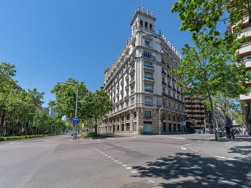 Настоящее произведение искусства: эксклюзивная дизайнерская квартира с выдающимися деталями и коллекцией антиквариата в Сант-Жервази, Барселона. Фото:  37