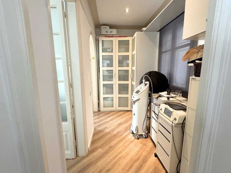 Центр эстетики и клиника физиотерапии в районе Эшампле, Барселона. Фото:  7