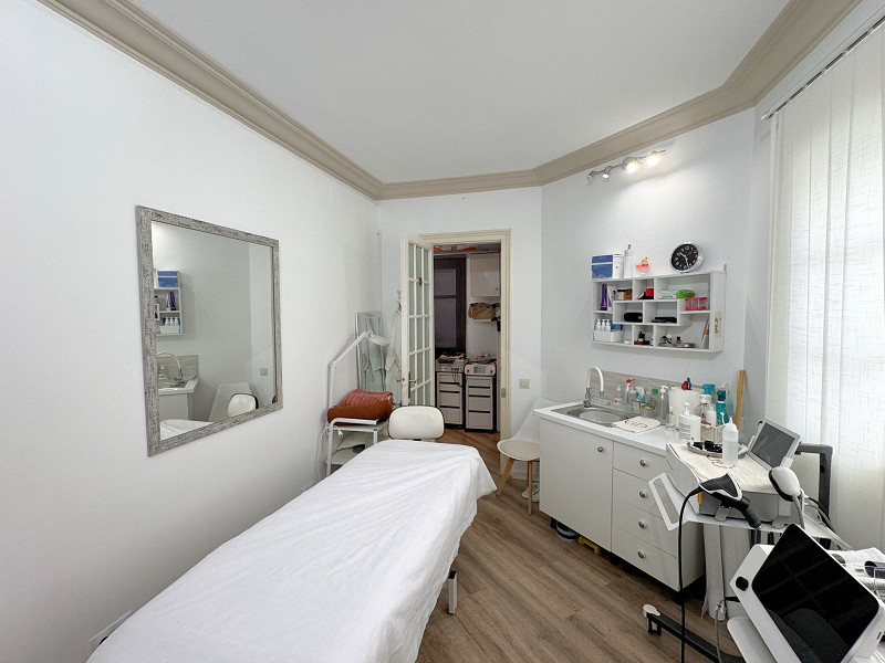 Центр эстетики и клиника физиотерапии в районе Эшампле, Барселона. Фото:  9