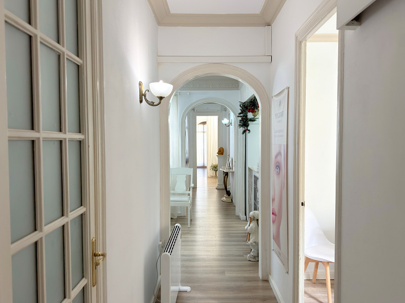 Центр эстетики и клиника физиотерапии в районе Эшампле, Барселона. Фото:  11