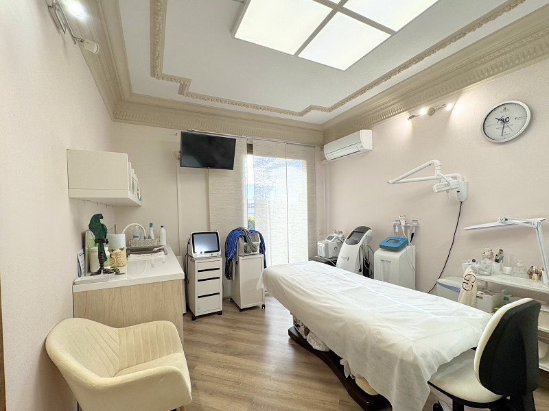 Центр эстетики и клиника физиотерапии в районе Эшампле, Барселона. Фото:  12