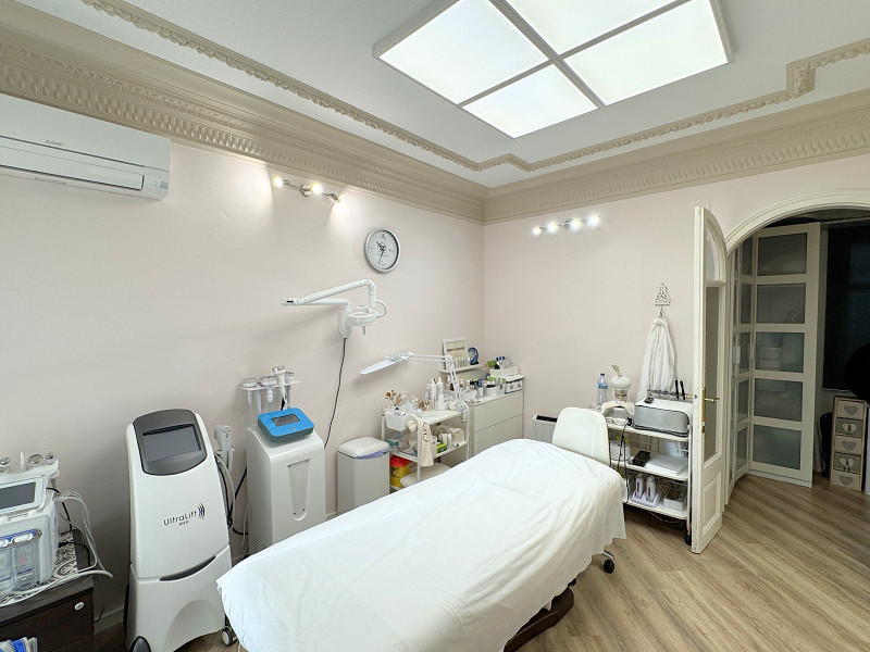 Центр эстетики и клиника физиотерапии в районе Эшампле, Барселона. Фото:  13