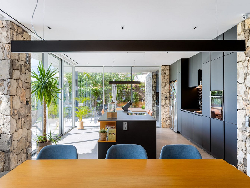 Эксклюзивный дом класса люкс с видом на море в Тейя, Барселона. Фото:  15