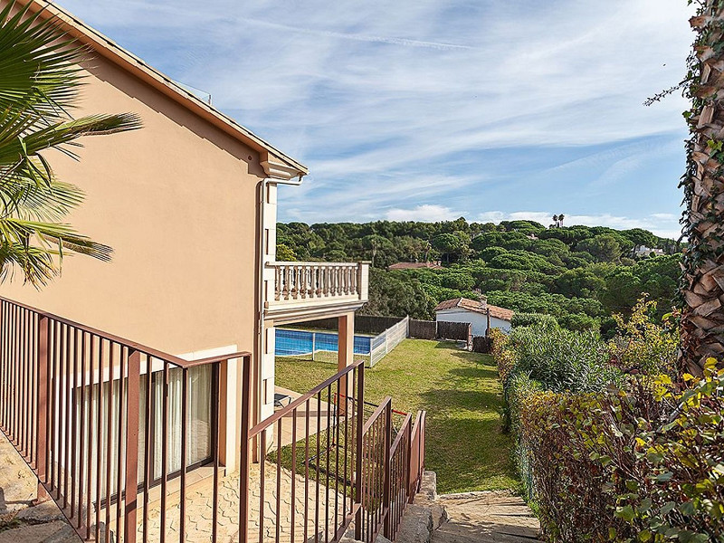 Villa de lujo de estilo clásico frente al mar en la Costa Brava, situada en la prestigiosa urbanización La Montgoda, Lloret de Mar. Foto:  54