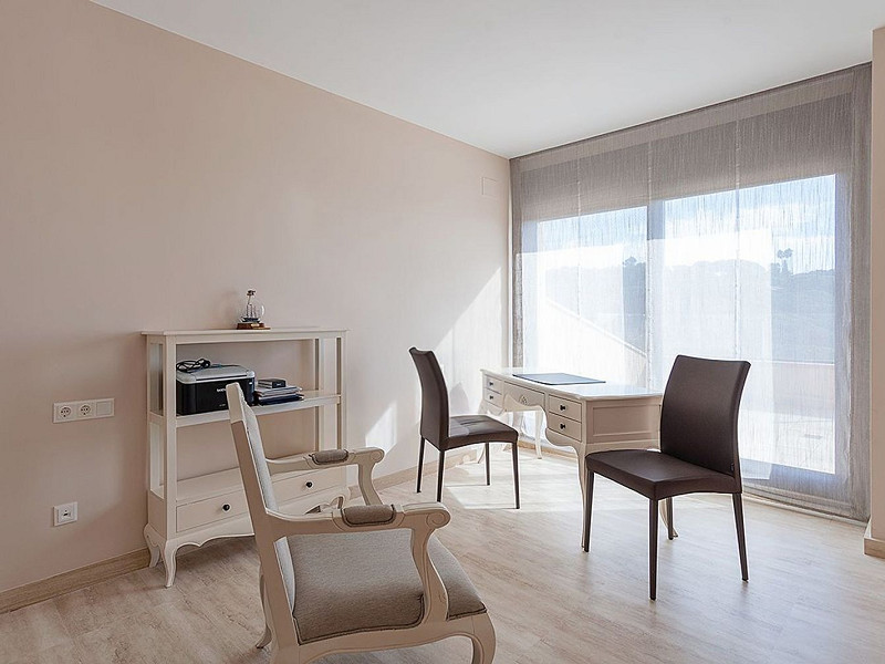 Villa de lujo de estilo clásico frente al mar en la Costa Brava, situada en la prestigiosa urbanización La Montgoda, Lloret de Mar. Foto:  34