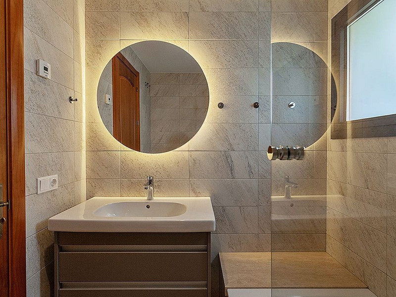 Villa de lujo de estilo clásico frente al mar en la Costa Brava, situada en la prestigiosa urbanización La Montgoda, Lloret de Mar. Foto:  31