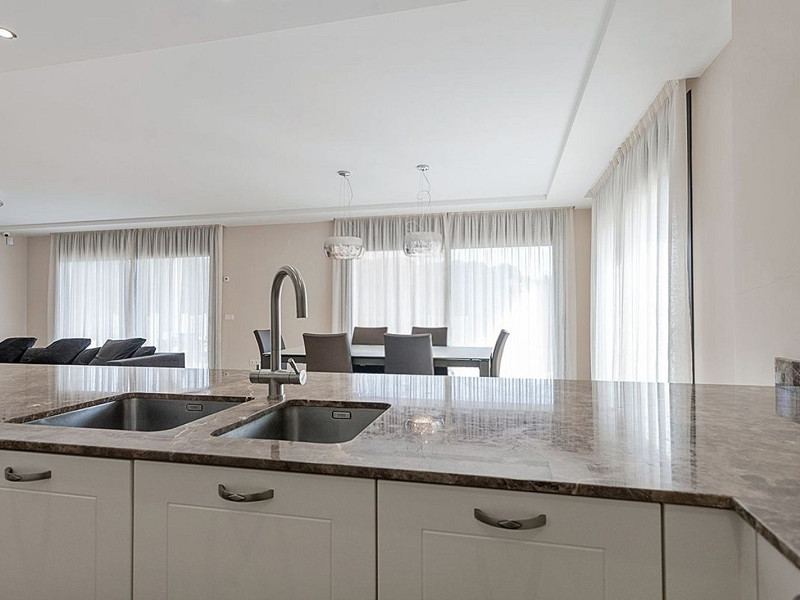 Villa de lujo de estilo clásico frente al mar en la Costa Brava, situada en la prestigiosa urbanización La Montgoda, Lloret de Mar. Foto:  10