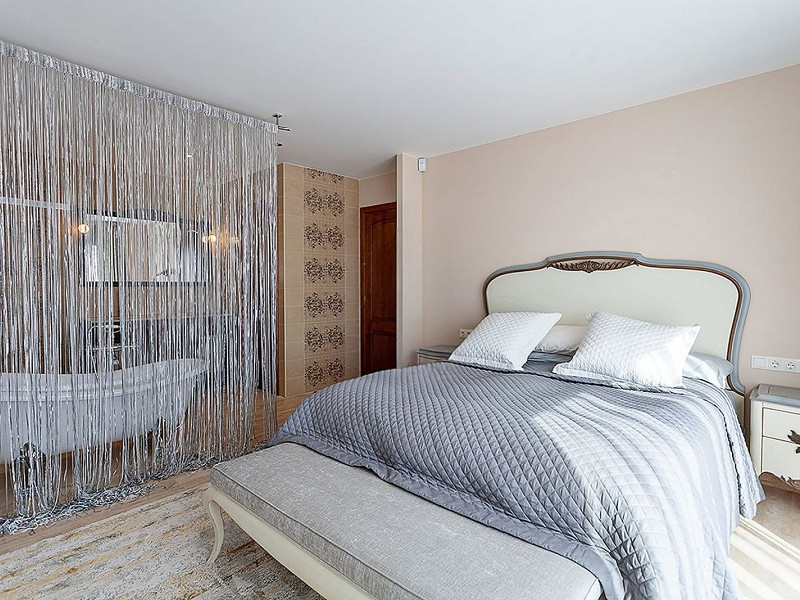 Villa de lujo de estilo clásico frente al mar en la Costa Brava, situada en la prestigiosa urbanización La Montgoda, Lloret de Mar. Foto:  41