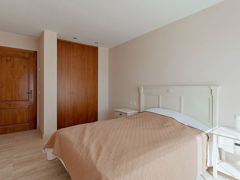 Villa de lujo de estilo clásico frente al mar en la Costa Brava, situada en la prestigiosa urbanización La Montgoda, Lloret de Mar. Foto:  25