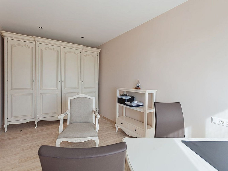 Villa de lujo de estilo clásico frente al mar en la Costa Brava, situada en la prestigiosa urbanización La Montgoda, Lloret de Mar. Foto:  35