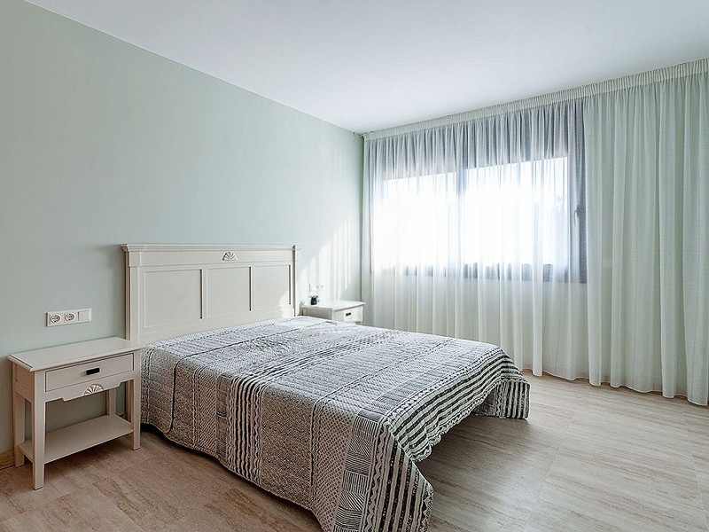 Villa de lujo de estilo clásico frente al mar en la Costa Brava, situada en la prestigiosa urbanización La Montgoda, Lloret de Mar. Foto:  15