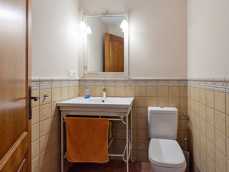 Villa de lujo de estilo clásico frente al mar en la Costa Brava, situada en la prestigiosa urbanización La Montgoda, Lloret de Mar. Foto:  13