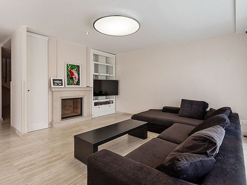 Villa de lujo de estilo clásico frente al mar en la Costa Brava, situada en la prestigiosa urbanización La Montgoda, Lloret de Mar. Foto:  7