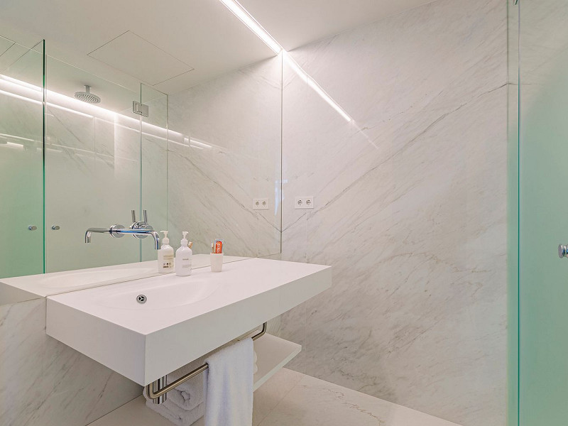 Luxury New Development on the Frontline of the Sea in Diagonal Mar, Barcelona. Photo:  12