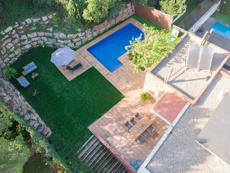 High-End Contemporary Villa with Garden and Pool in Sant Cugat del Valles, Barcelona. Photo:  5