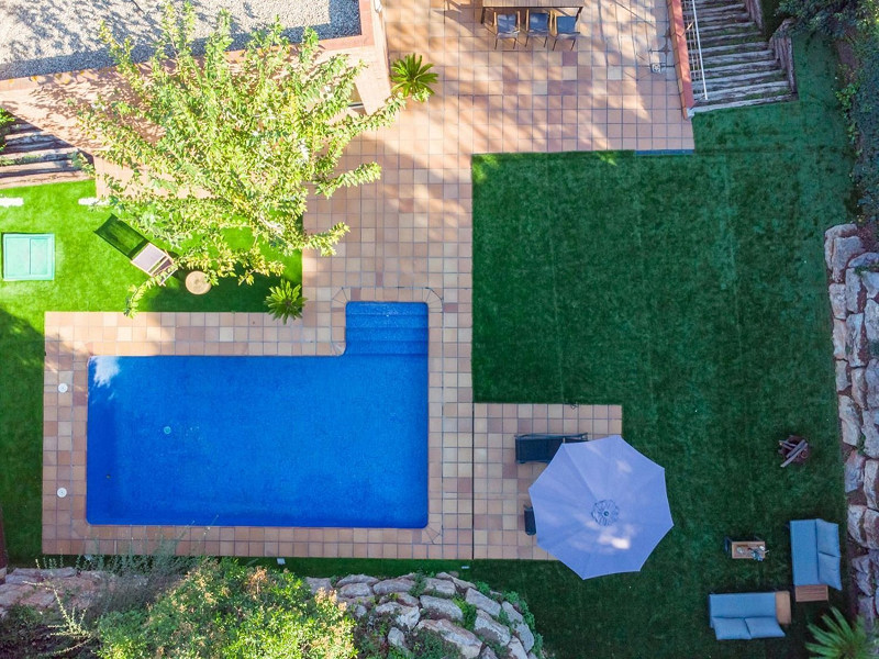 High-End Contemporary Villa with Garden and Pool in Sant Cugat del Valles, Barcelona. Photo:  6