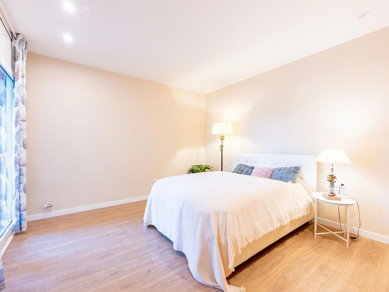 High-End Contemporary Villa with Garden and Pool in Sant Cugat del Valles, Barcelona. Photo:  9