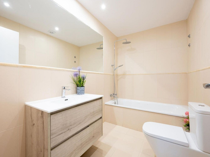 High-End Contemporary Villa with Garden and Pool in Sant Cugat del Valles, Barcelona. Photo:  8