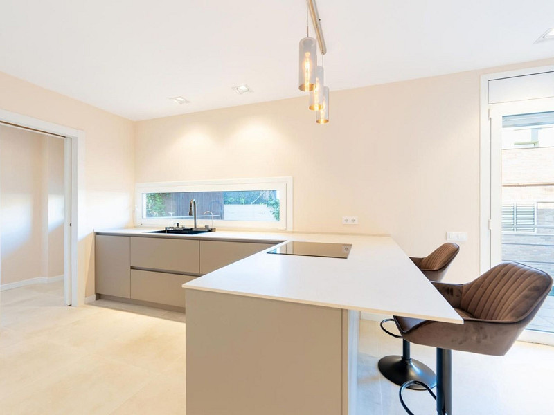 High-End Contemporary Villa with Garden and Pool in Sant Cugat del Valles, Barcelona. Photo:  26