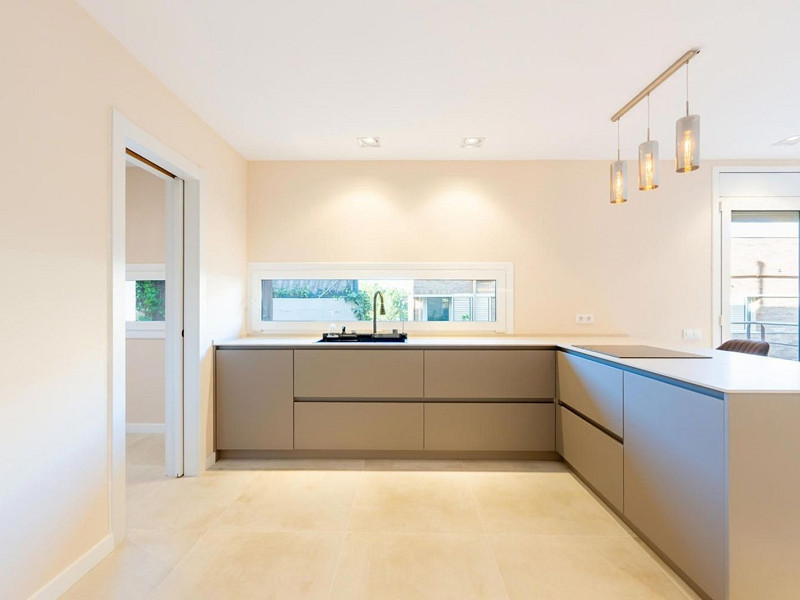 High-End Contemporary Villa with Garden and Pool in Sant Cugat del Valles, Barcelona. Photo:  25