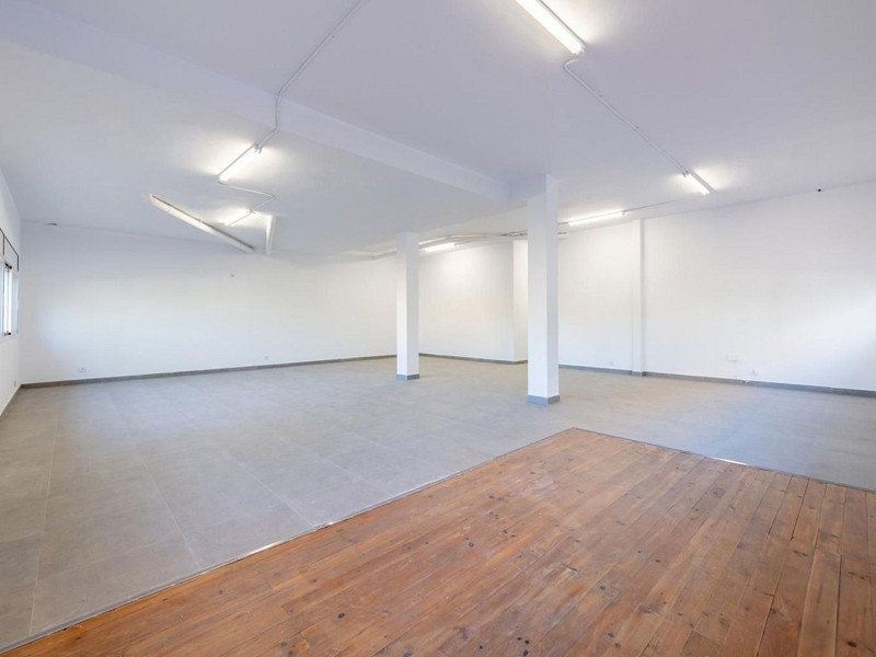 High-End Contemporary Villa with Garden and Pool in Sant Cugat del Valles, Barcelona. Photo:  61