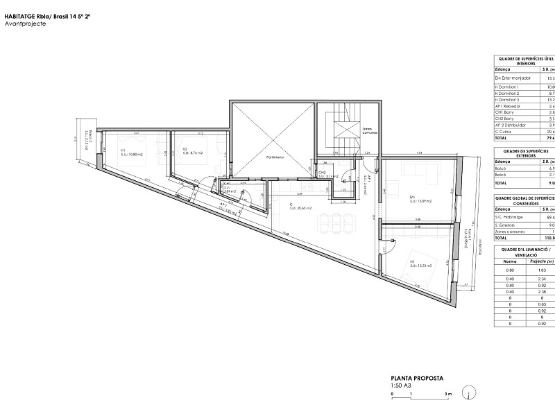 Квартира на верхнем этаже с двумя ориентациями и балконами в Сантс, Барселона. Фото:  4