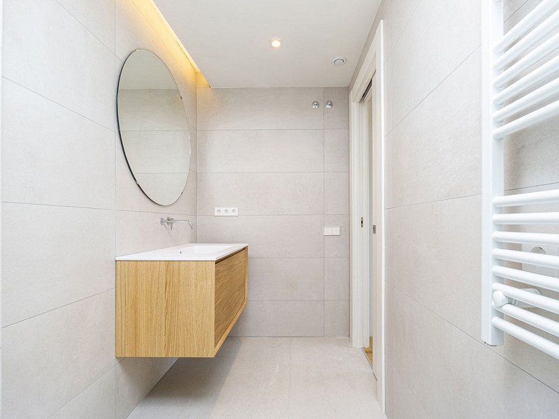 Роскошная квартира с элегантным дизайном на улице Касанова, Барселона. Фото:  10