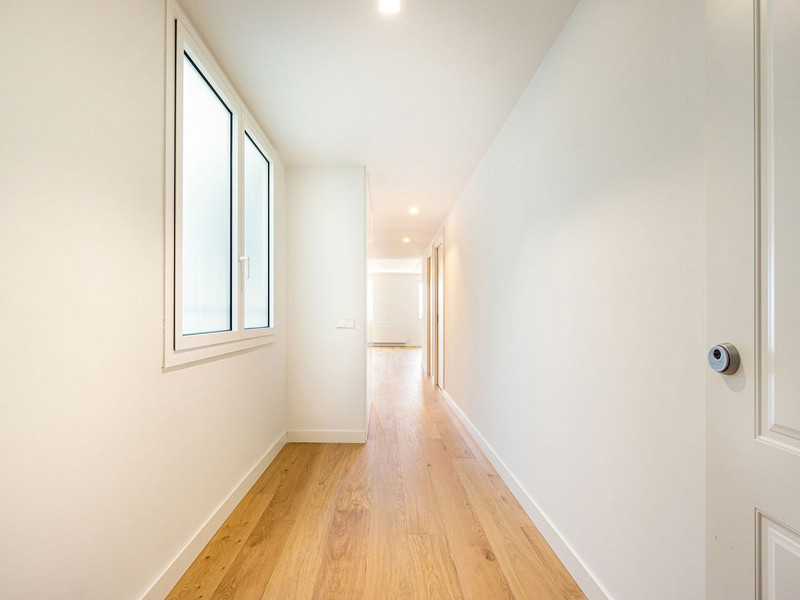 Роскошная квартира с элегантным дизайном на улице Касанова, Барселона. Фото:  7