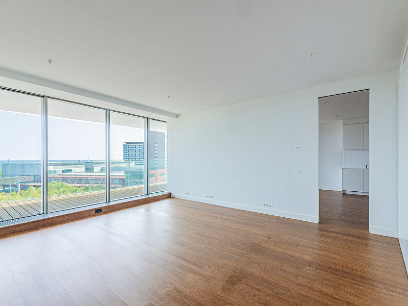 Элитная новостройка на первой линии моря в Диагональ Мар, Барселоне. Фото:  7