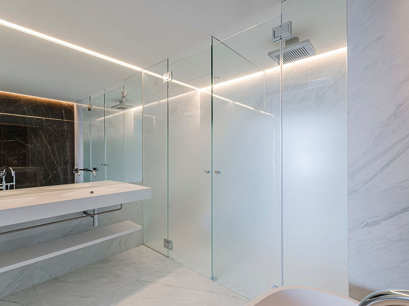 Элитная новостройка на первой линии моря в Диагональ Мар, Барселоне. Фото:  8