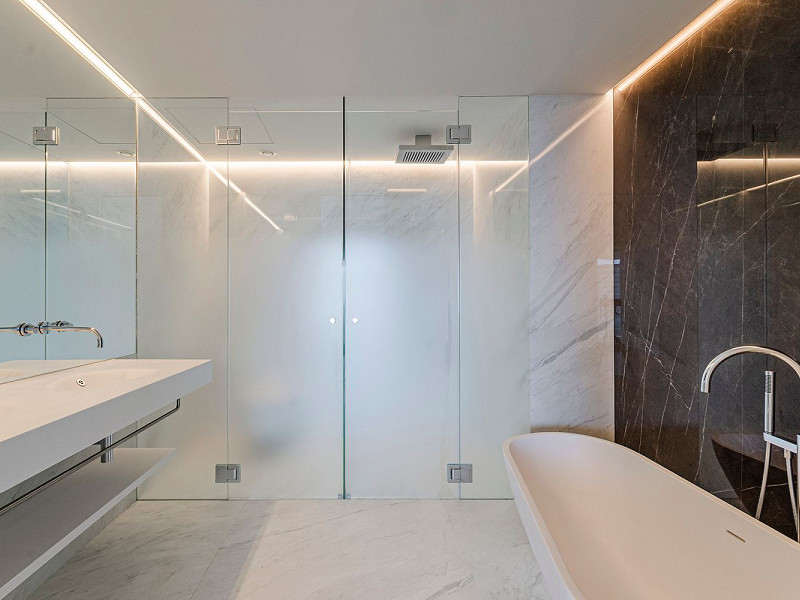 Элитная новостройка на первой линии моря в Диагональ Мар, Барселоне. Фото:  10