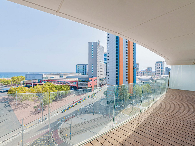 Элитная новостройка на первой линии моря в Диагональ Мар, Барселоне. Фото:  13