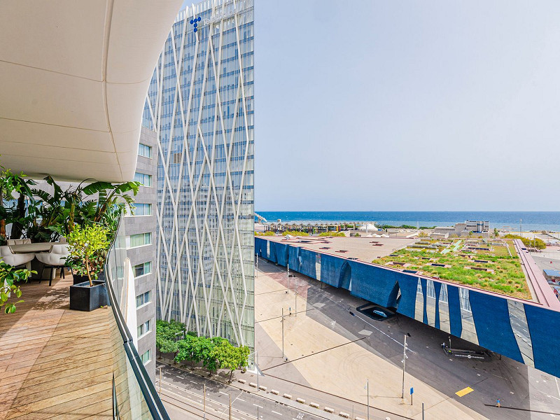 Obra nueva de lujo frente al mar en Diagonal Mar, Barcelona. Foto:  24