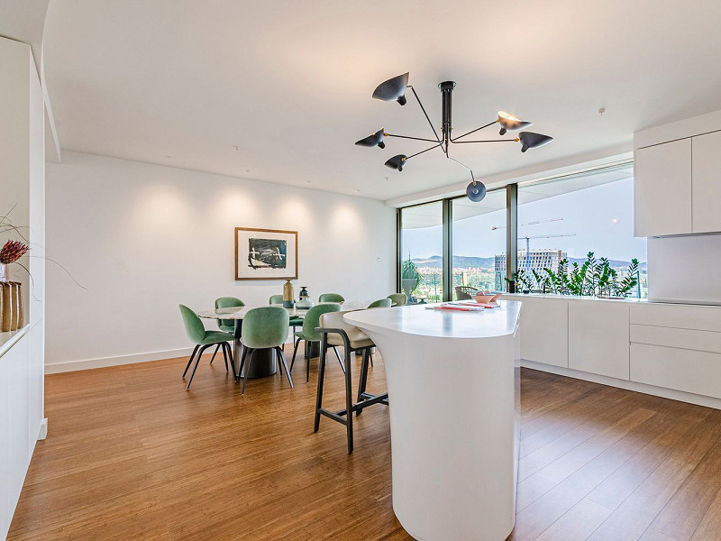 Элитная новостройка на первой линии моря в Диагональ Мар, Барселона