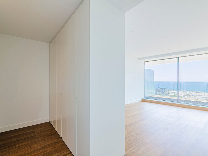 Элитная новостройка на первой линии моря в Диагональ Мар, Барселона. Фото:  8